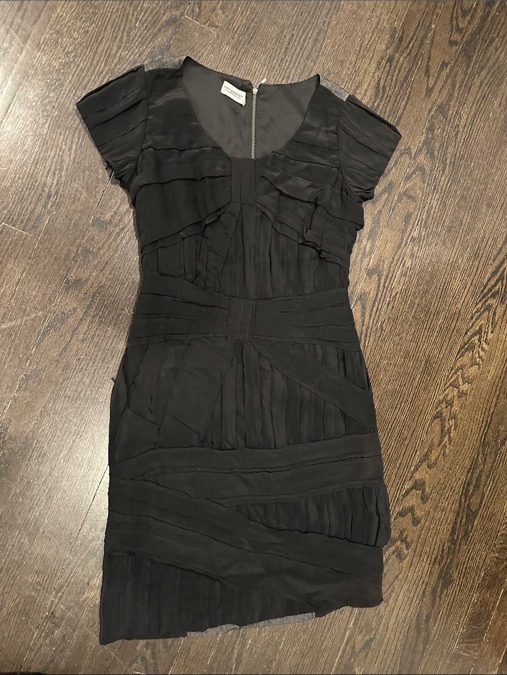Philosophy di Alberta Ferretti Black Layered Pleated Mini